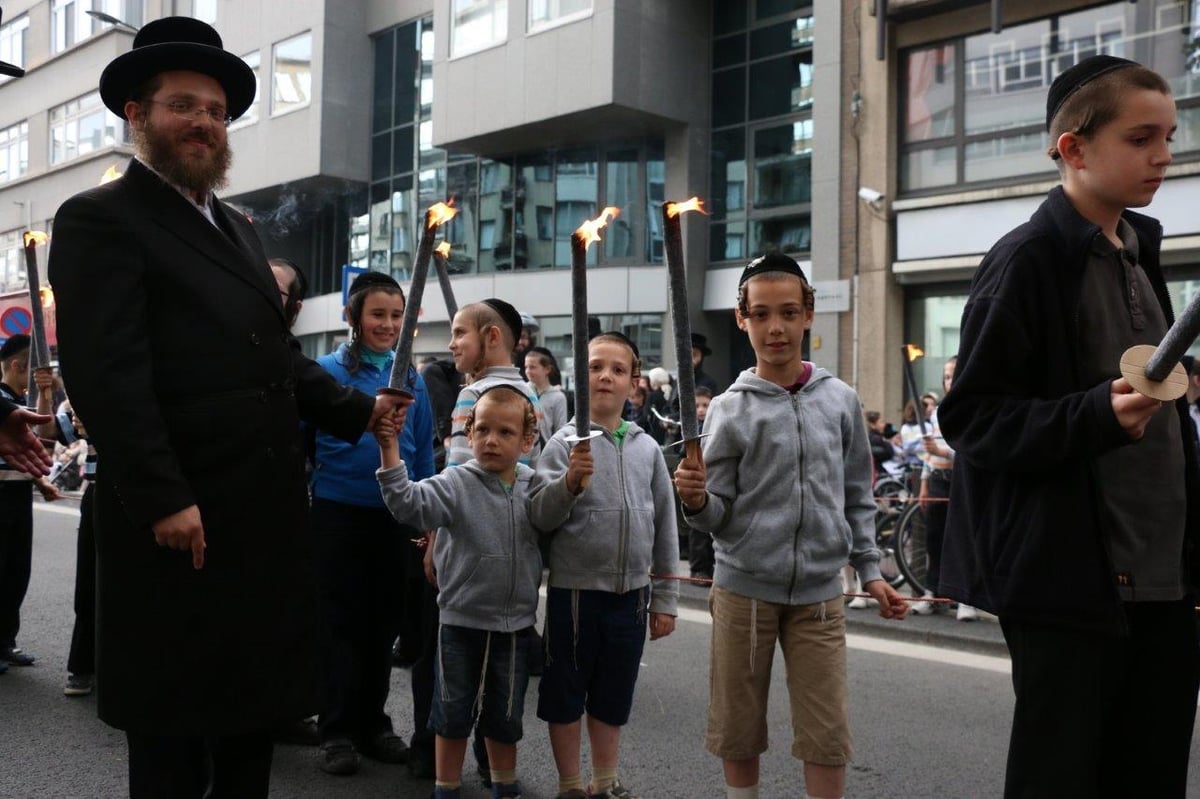 אנטוורפן: ספר תורה חדש הוכנס לבית הכנסת הישן