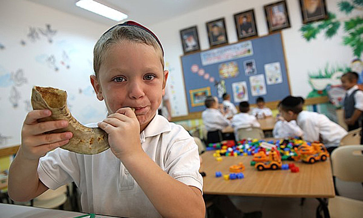 תיעוד מרגש: פתיחת שנת לימודים בחיידר בביתר עילית