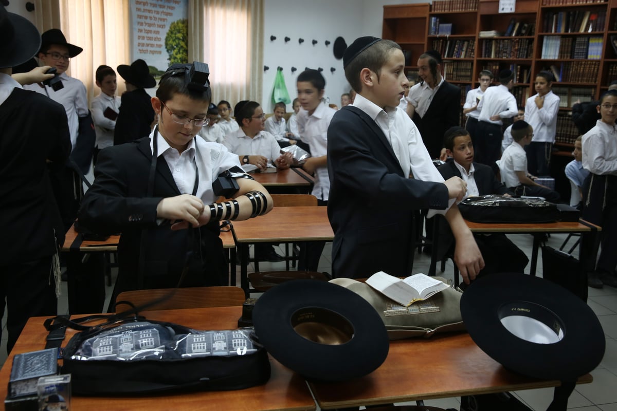 תיעוד מרגש: פתיחת שנת לימודים בחיידר בביתר עילית