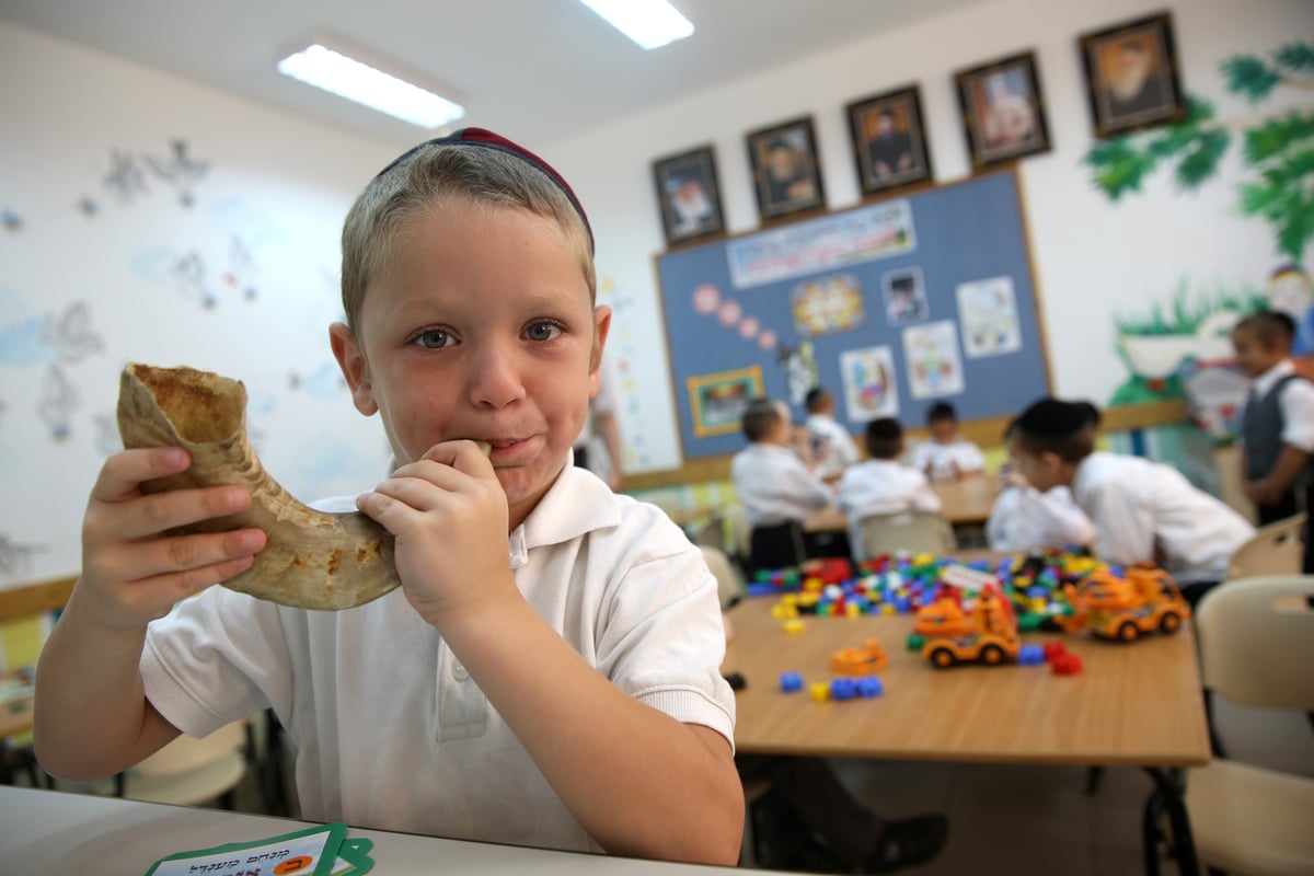 תיעוד מרגש: פתיחת שנת לימודים בחיידר בביתר עילית