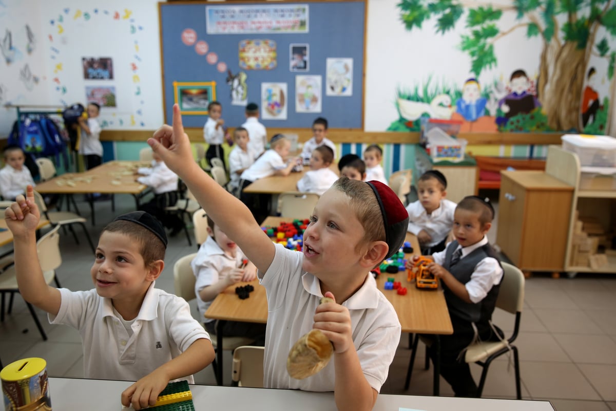 תיעוד מרגש: פתיחת שנת לימודים בחיידר בביתר עילית