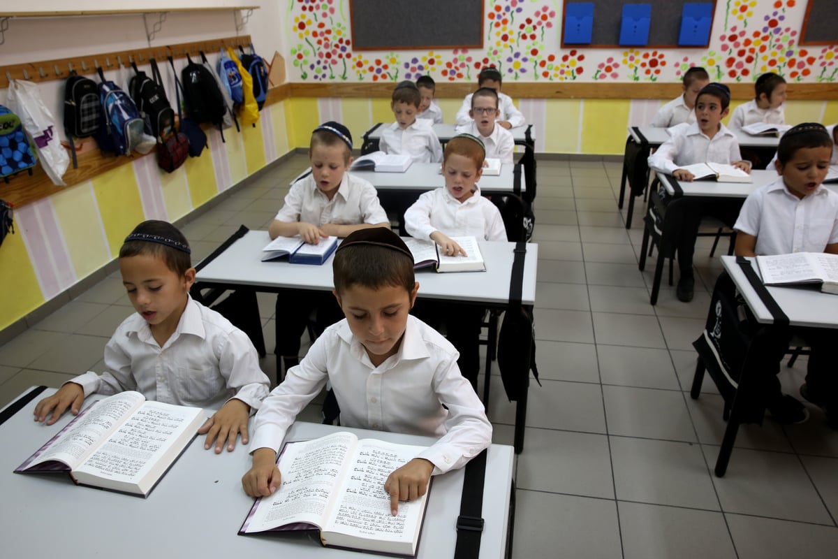 תיעוד מרגש: פתיחת שנת לימודים בחיידר בביתר עילית