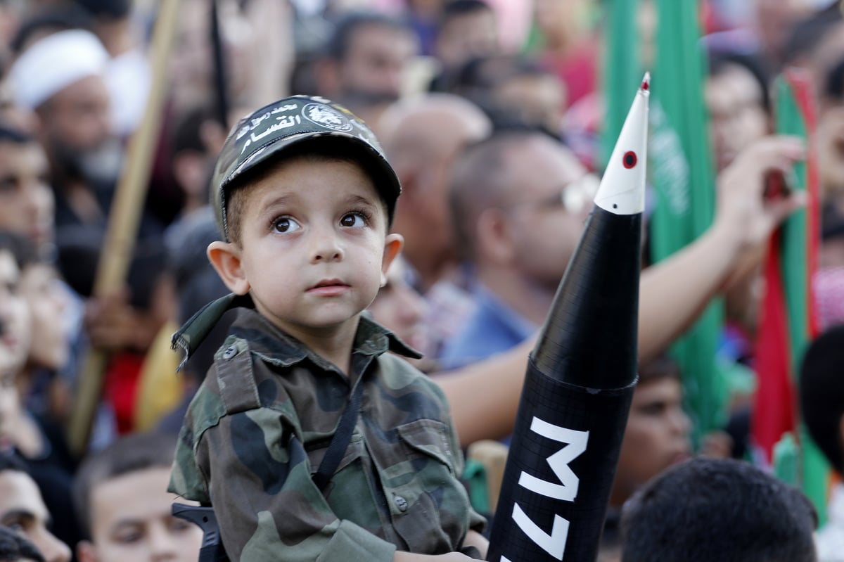 החגיגות בעזה: נשיקות ודגל ישראל • גלריה