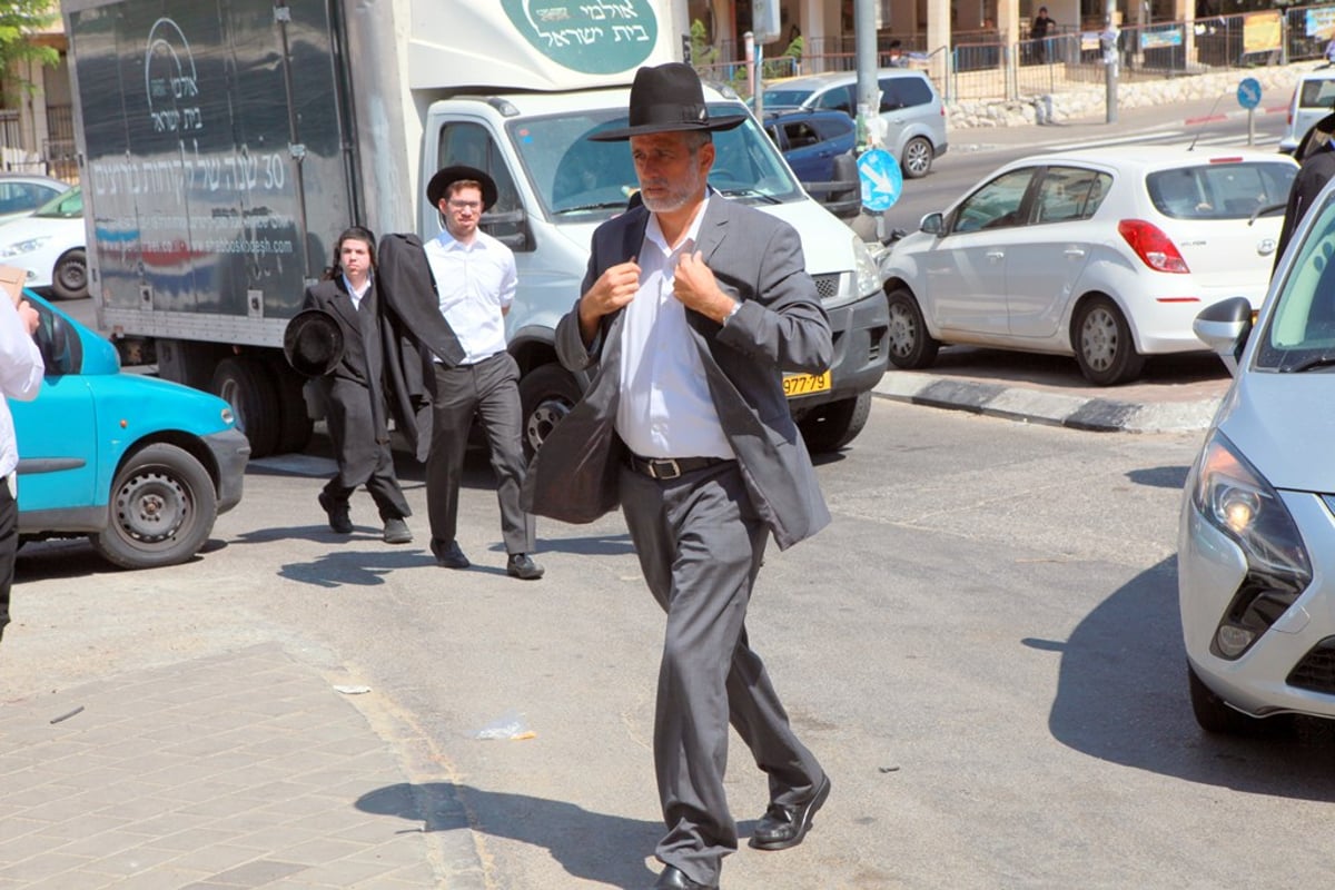 תיעוד קורע לב: הלווייתו של הבחור אהרן סופר ז"ל