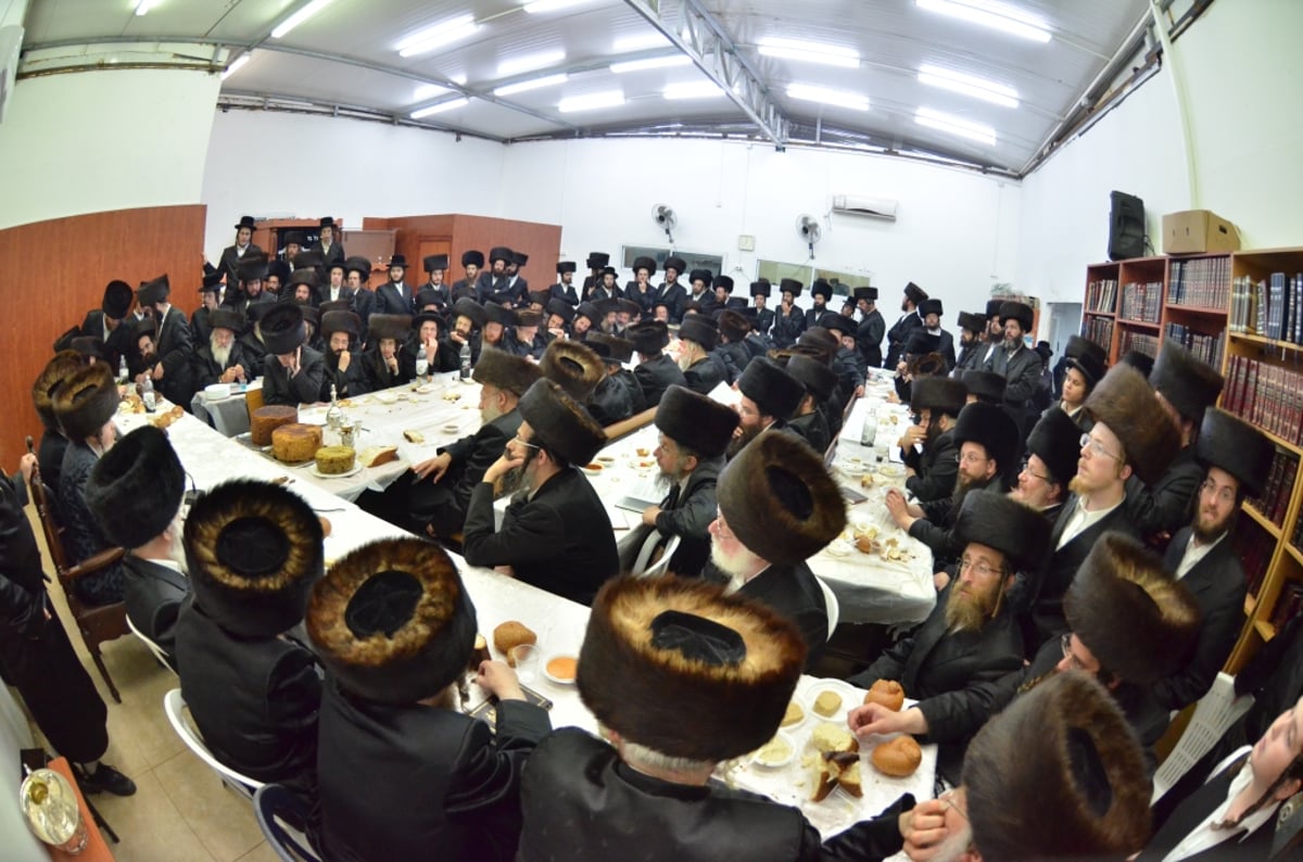 יארצייט לבעל ה"חוקי חיים" משומרי אמונים • צפו בגלריה