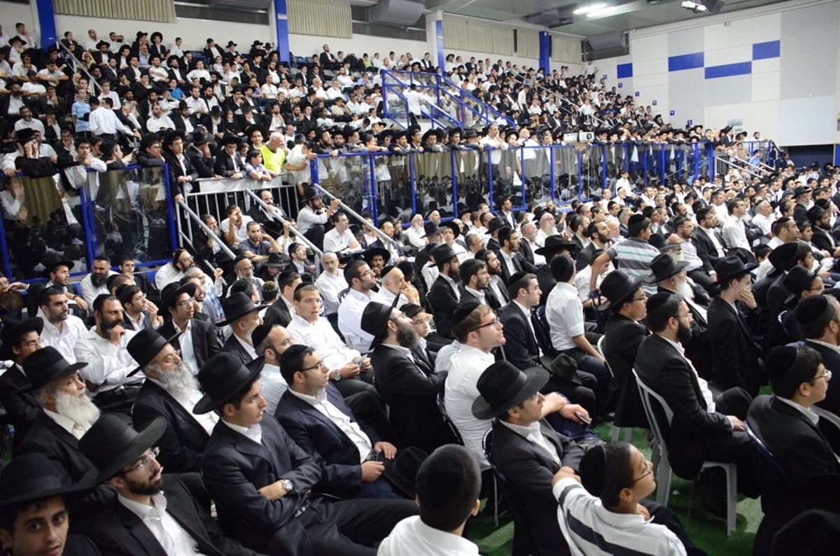 השטח מתעורר? אלפים בעצרות ש"ס בפתח תקווה ובבני ברק