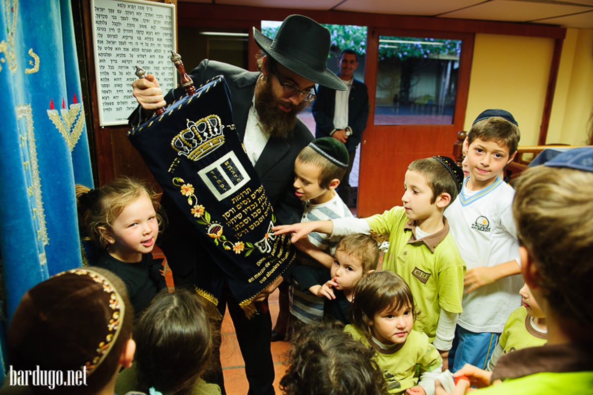 חייהם של ילדי שלוחי חב"ד בעולם נחשפים