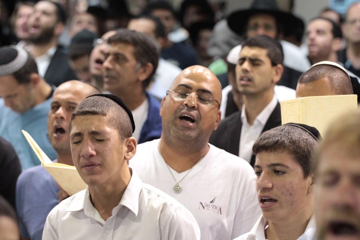 צפו בגלריה: אלפים בסליחות בישיבת 'אור החיים'