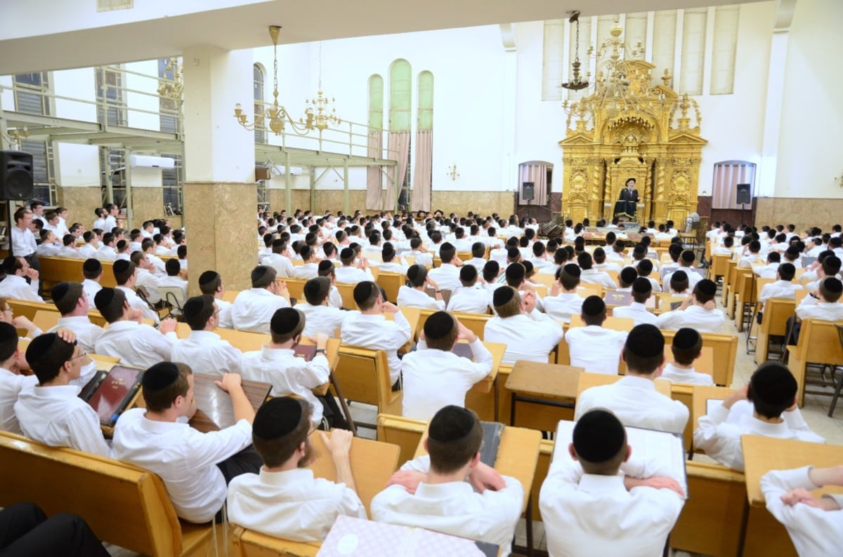 פוניבז': שיעור כללי לזכר מייסד הישיבה