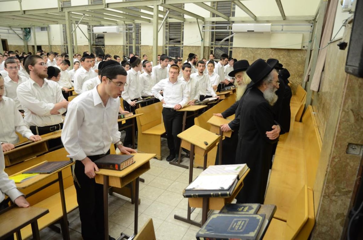 פוניבז': שיעור כללי לזכר מייסד הישיבה