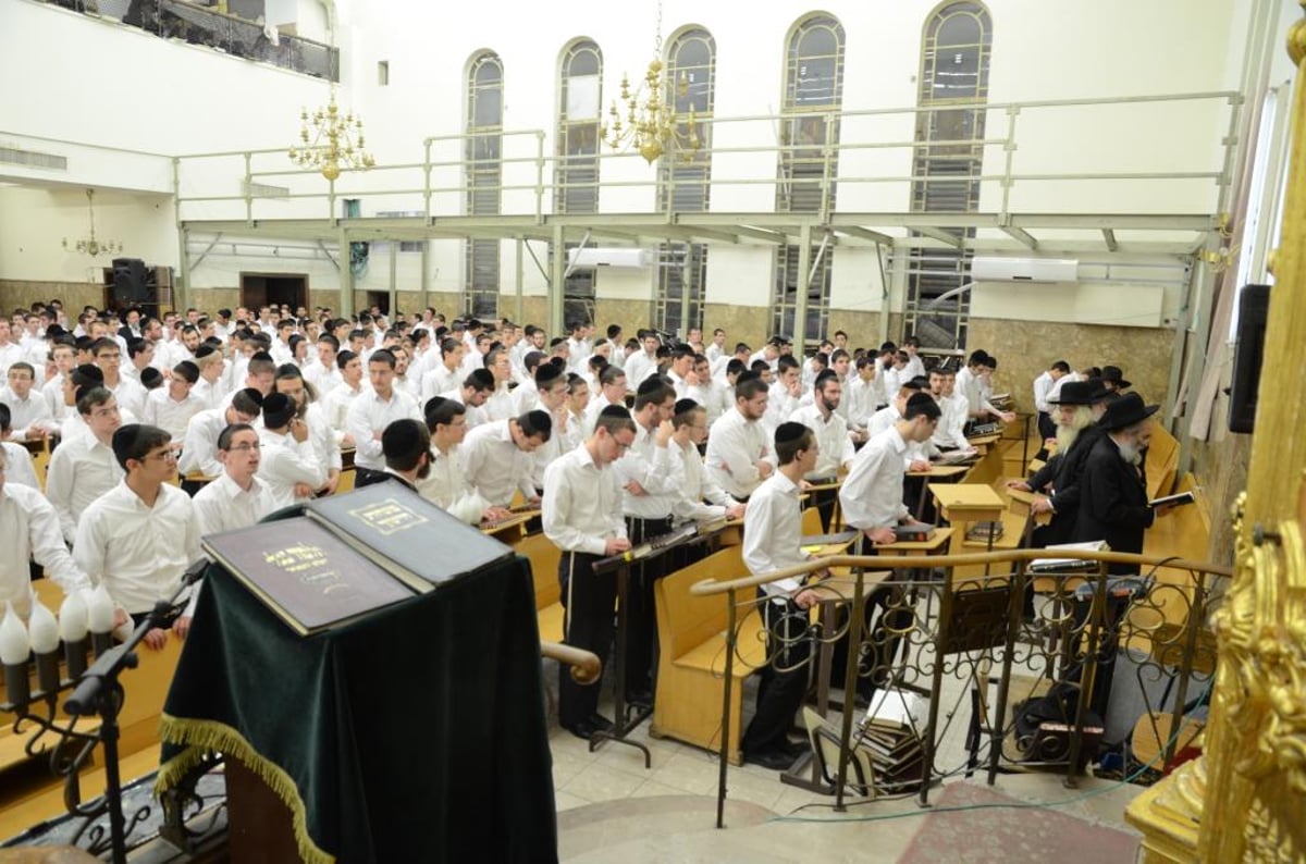 פוניבז': שיעור כללי לזכר מייסד הישיבה