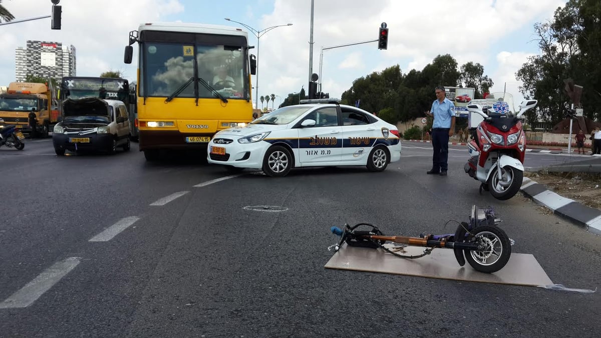 רכב על קורקינט חשמלי ונהרג בתאונה • תמונות