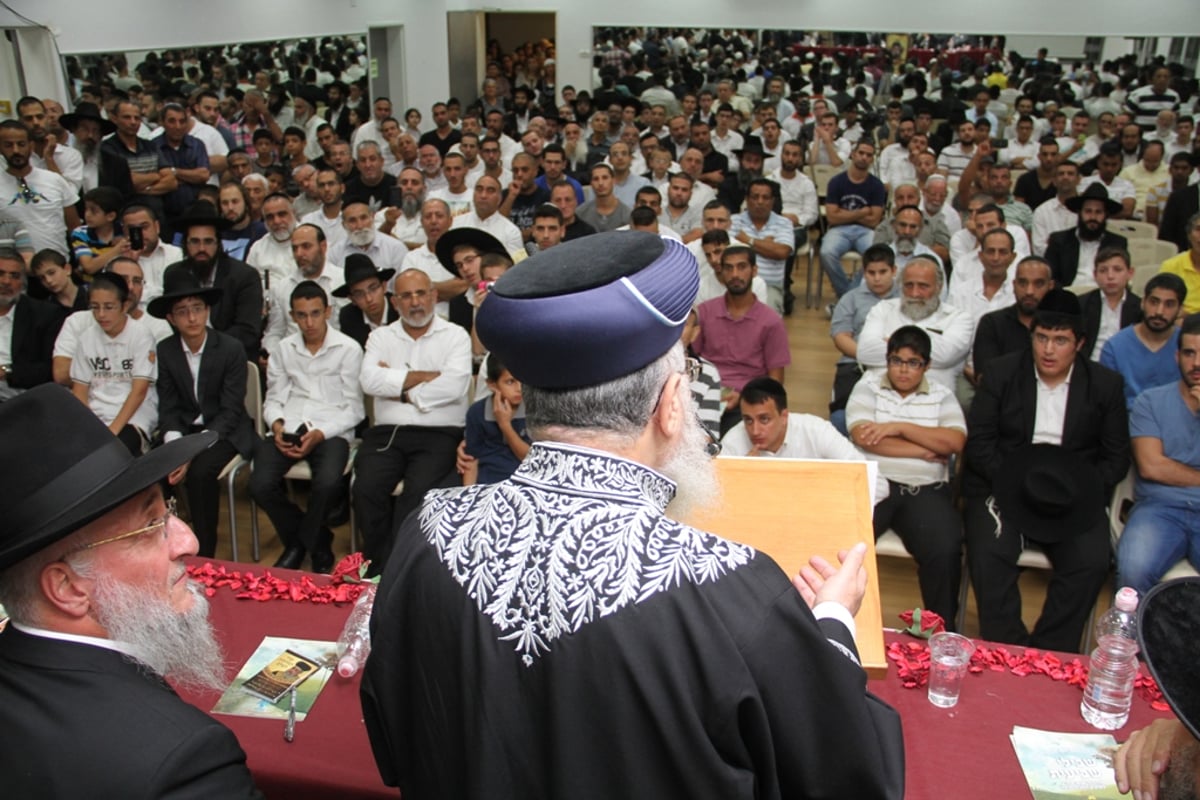 צפו בגלריה: אלפים בעצרות "אל המעיין"