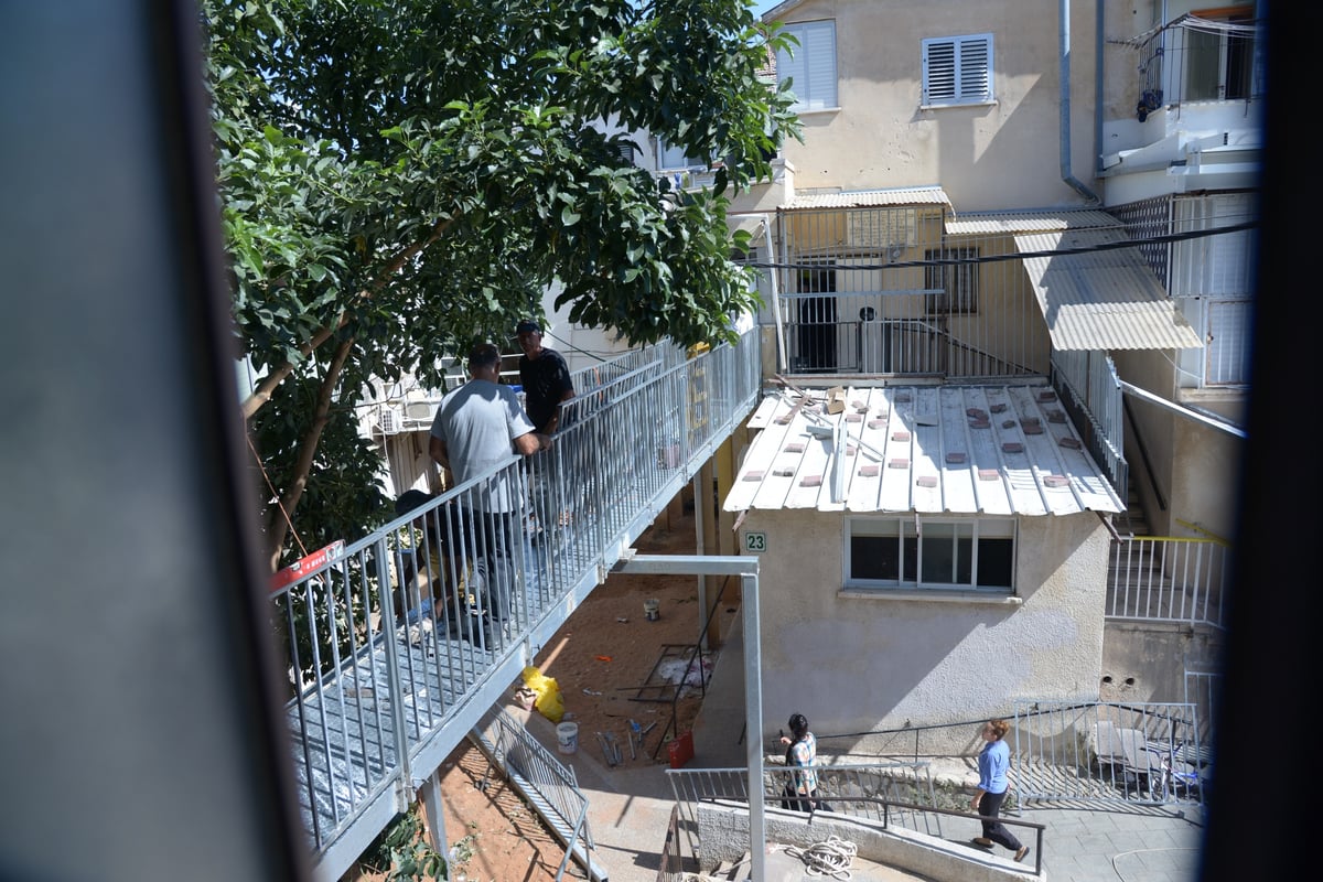 תיעוד: הגשר החדש לביתו של מרן הגר"ח קנייבסקי