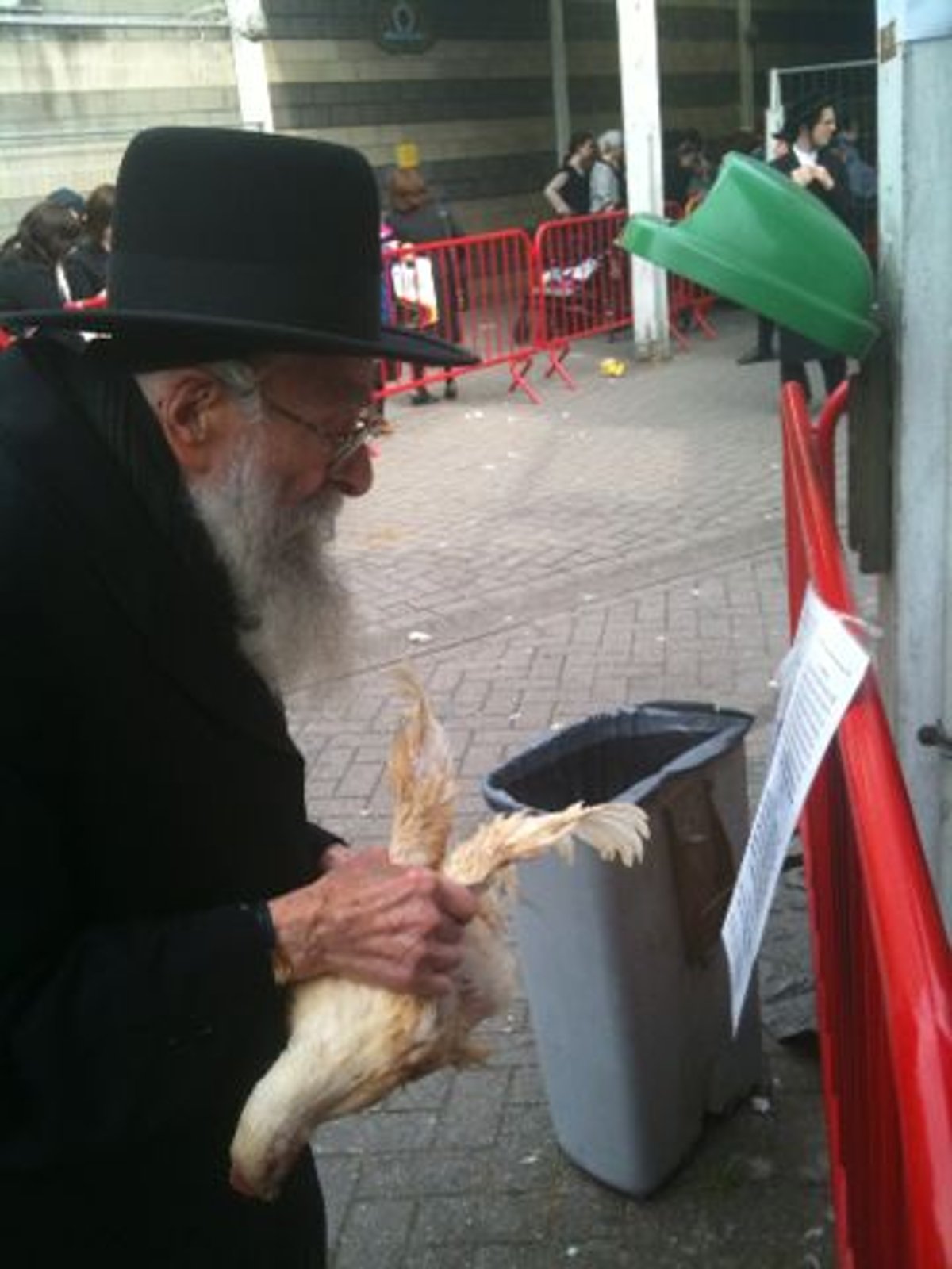 בלגיה: מנהג הכפרות ברחובות העיר