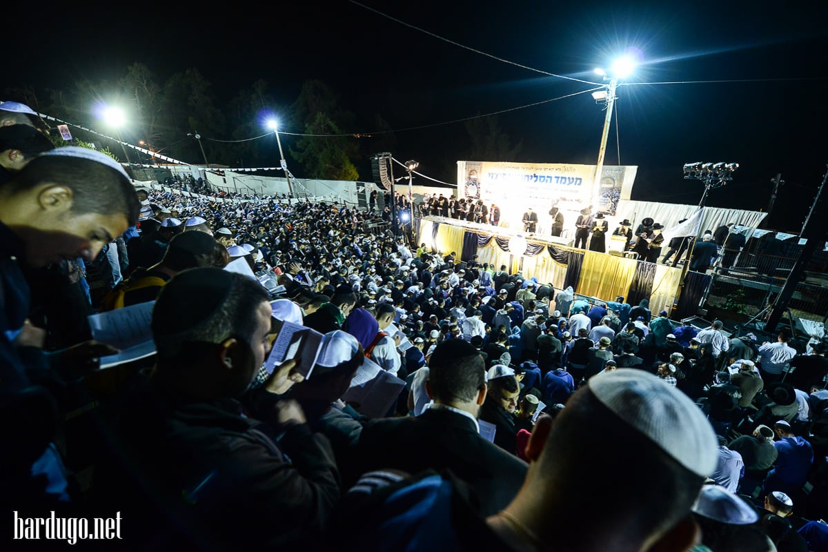 תיעוד: מעמד הסליחות המרגש של הגרי"ד גרוסמן