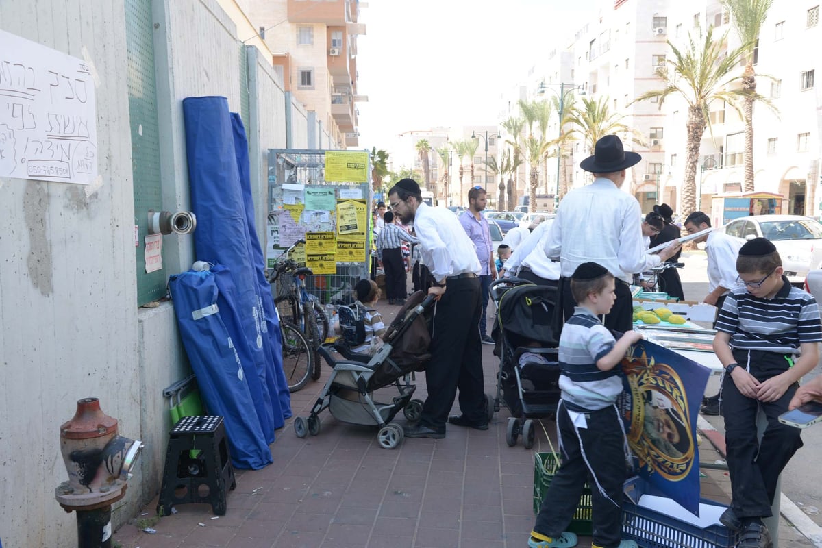 הגלריה של גולדשטיין • ערב חג הסוכות בבני ברק