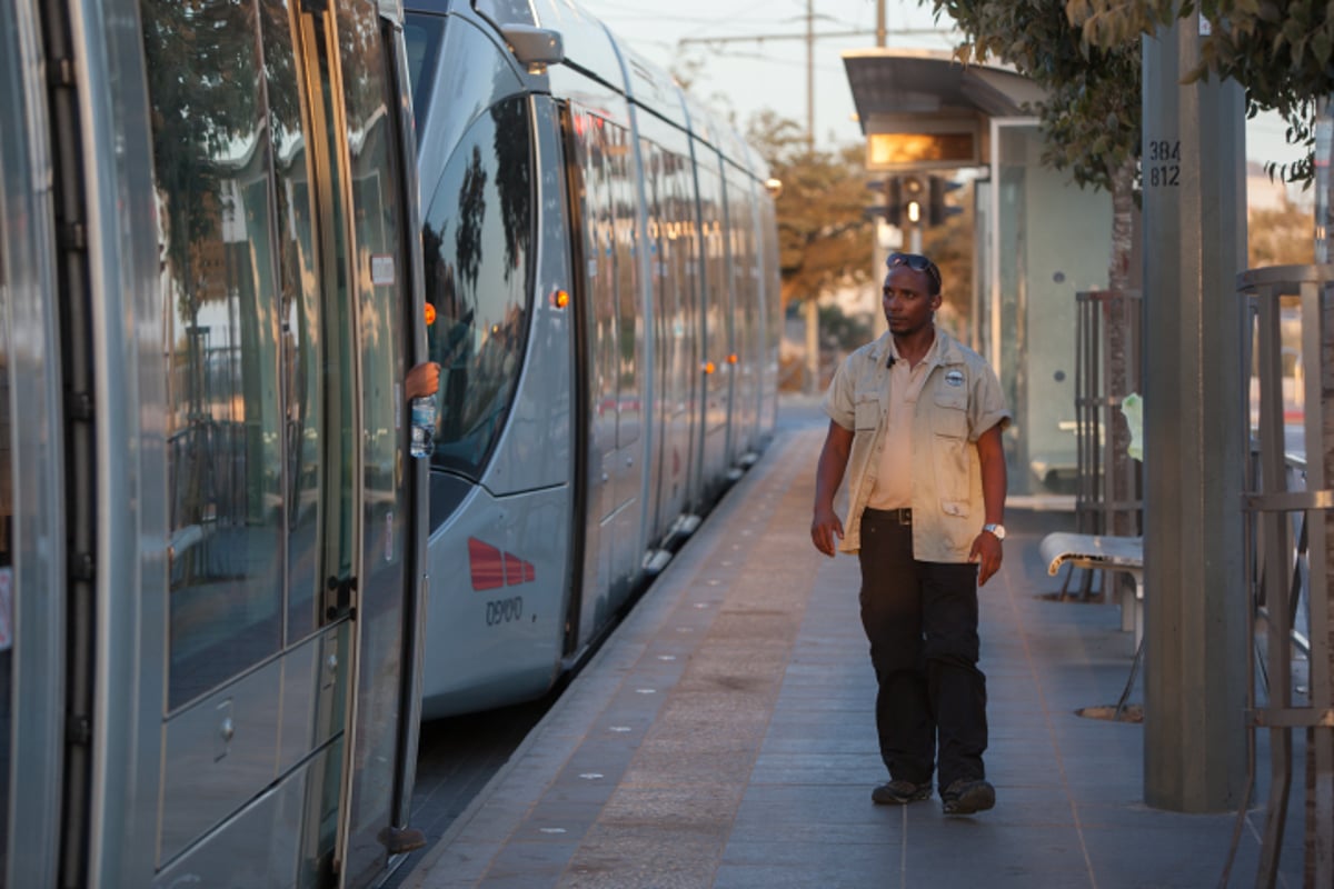 מאבטח של הרכבת הקלה