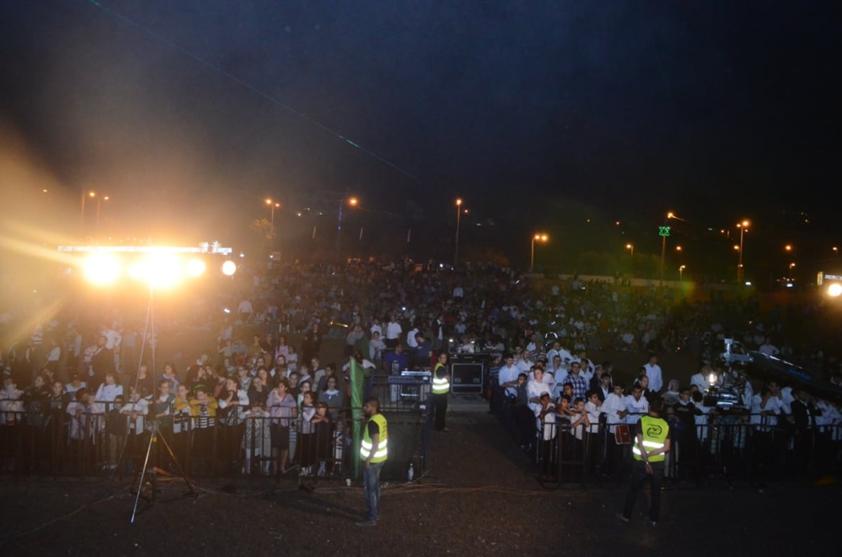 בית שמש: אלפים בשמחת בית השואבה המרכזית של העיריה