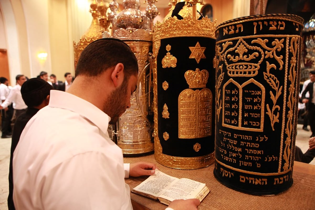 תיעוד: הקפות שניות בישיבת אור ברוך