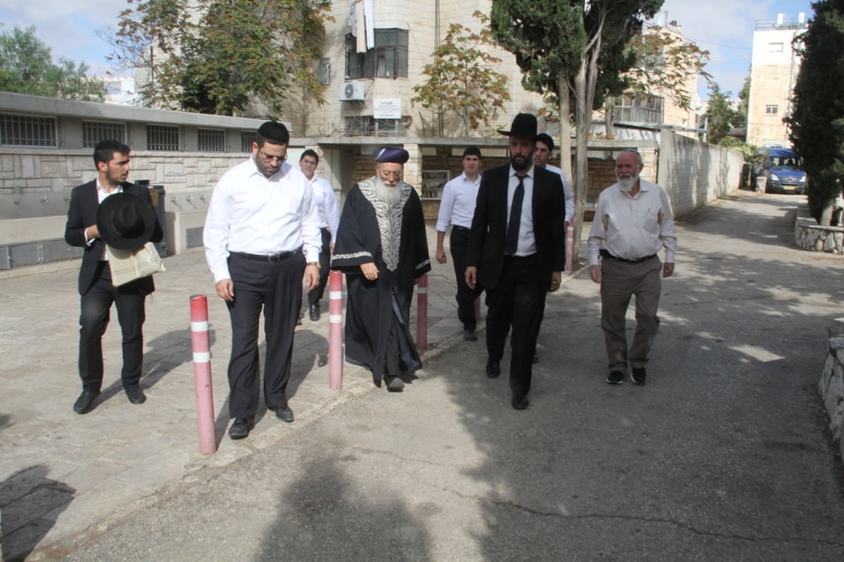 תיעוד: הרב שלמה עמאר בציון מרן הגר"ע יוסף והגר"ש משאש