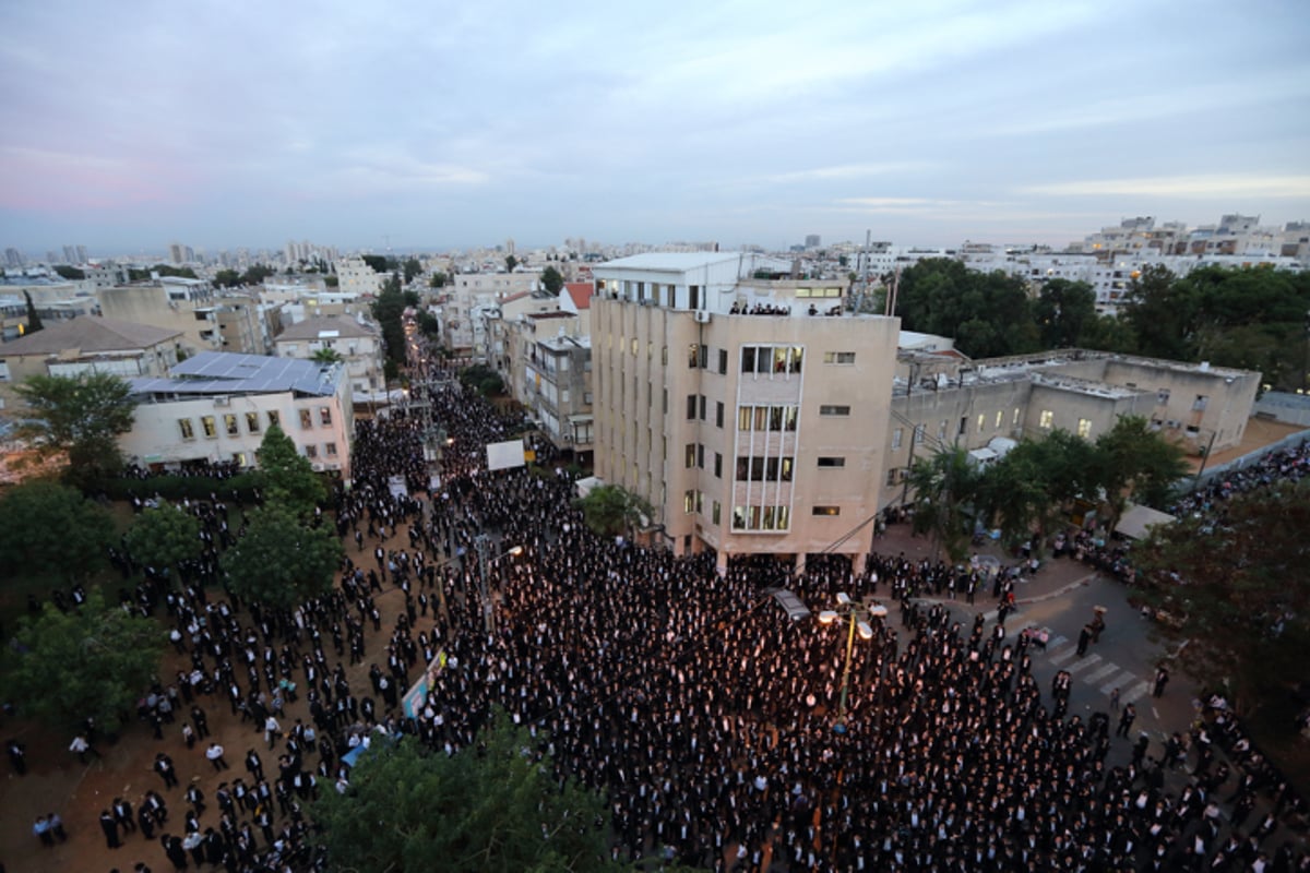 הגר"ש אוירבך בעצרת בב"ב: "אוי לנו, זה קטרוג" • צפו