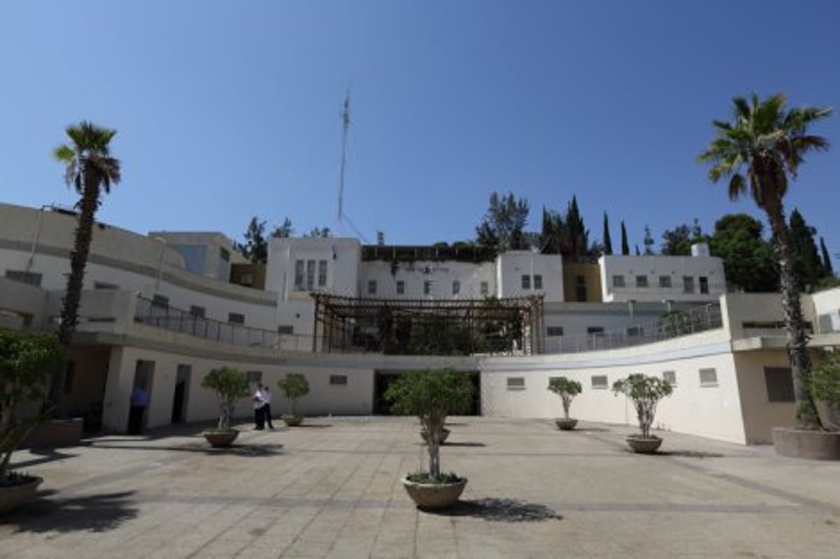 עשרות עובדות במשפחתונים של עיריית בני ברק יצאו להפגין