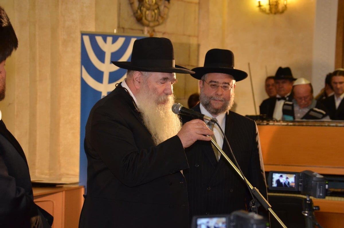 110 שנים לאחר שהוקם: מאות בהכנסת ספר תורה וחנוכת בית הכנסת הגדול 'בית חווה' בוורוינז' שברוסיה
