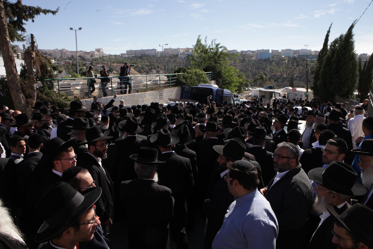 גלריה: הלוויית הקדוש שלום אהרון בעדני הי"ד