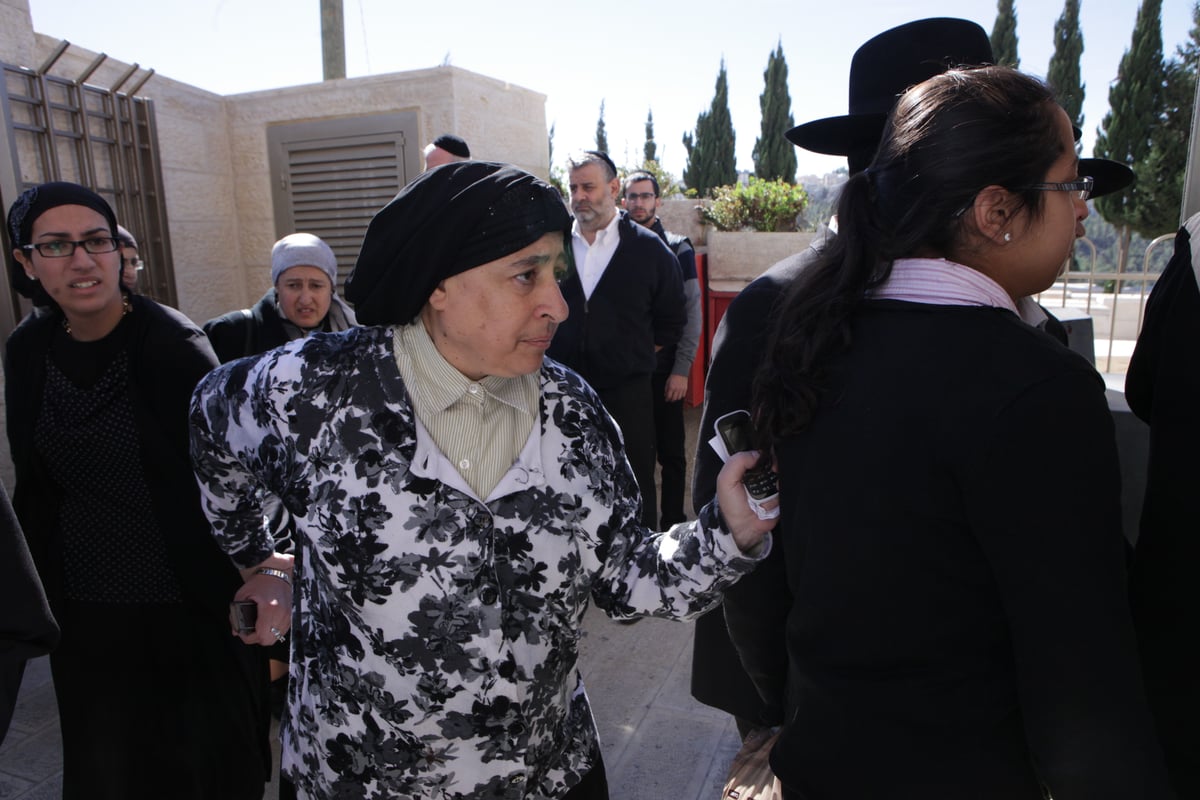 גלריה: הלוויית הקדוש שלום אהרון בעדני הי"ד