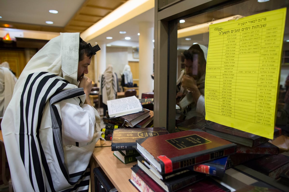 בית הכנסת, בבוקר שאחרי: עשרות באו לתפילת שחרית