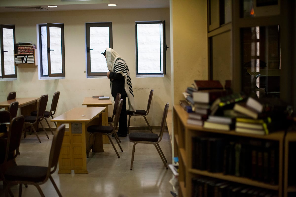 בית הכנסת, בבוקר שאחרי: עשרות באו לתפילת שחרית