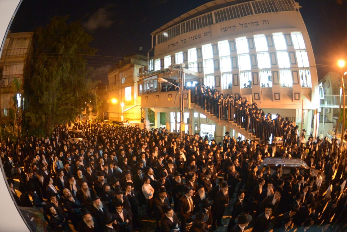 אלפים בעצרת מספד לזכר קדושי הטבח בבית הכנסת • גלריה