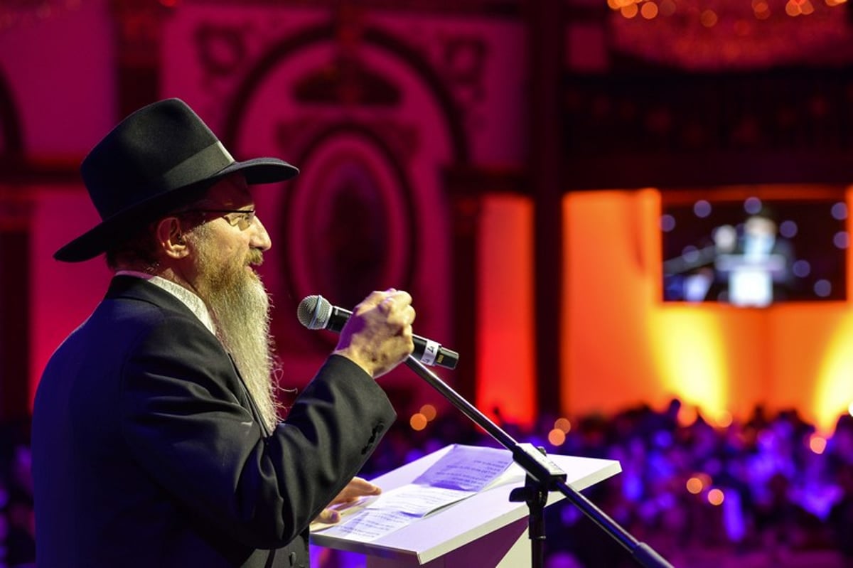 רוסיה: מאות ציינו את "חג הגאולה" • גלריה