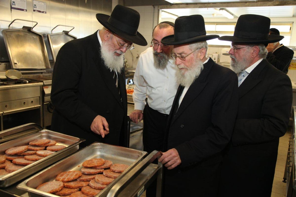 הגר"ש עמאר ביקר במטבחי הכנסת