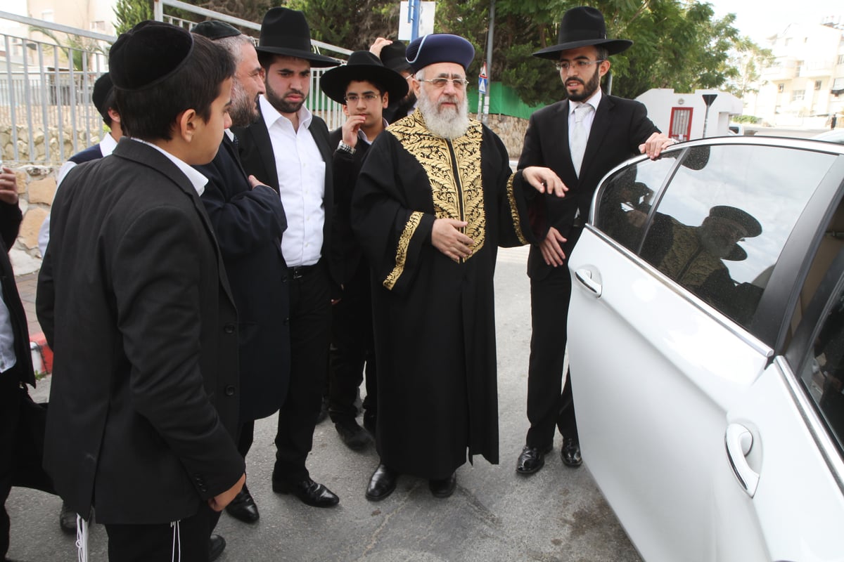 הראשל"צ הרב יצחק יוסף למשה אבוטבול: "תלמד מהאשכנזים" • צפו