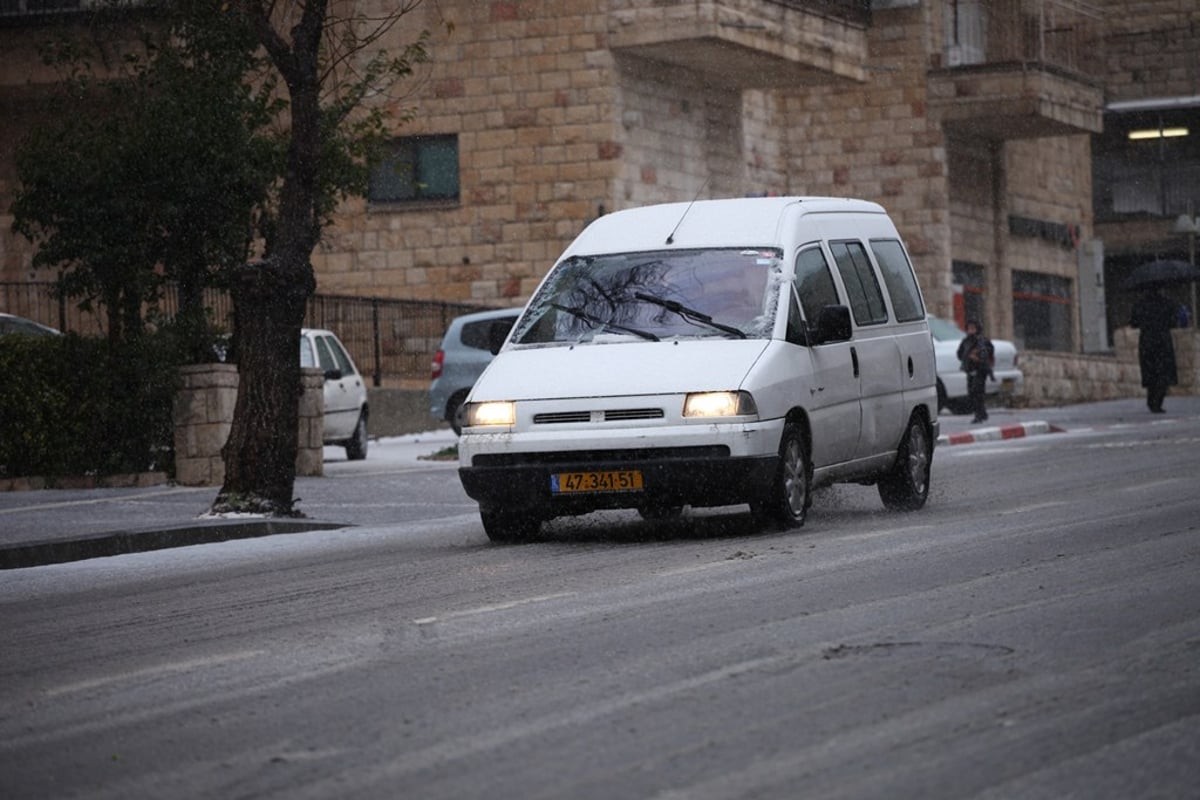 תמונות: הירושלמים מחכים לשלג