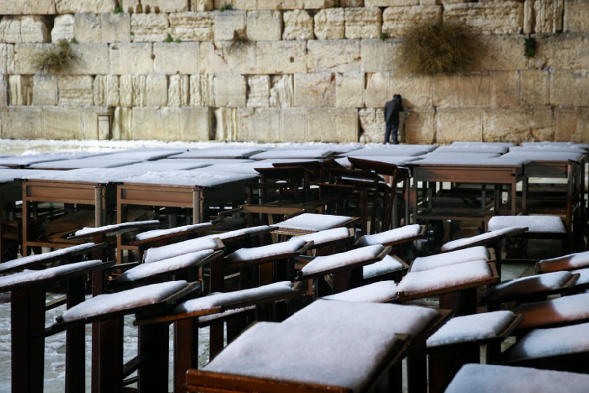 גלריה מרהיבה: הכותל המערבי מושלג