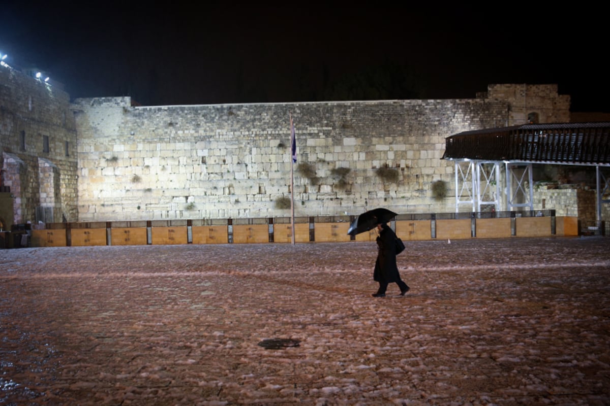 גלריה מרהיבה: הכותל המערבי מושלג