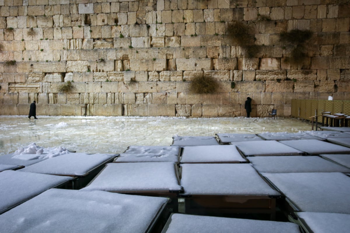 גלריה מרהיבה: הכותל המערבי מושלג