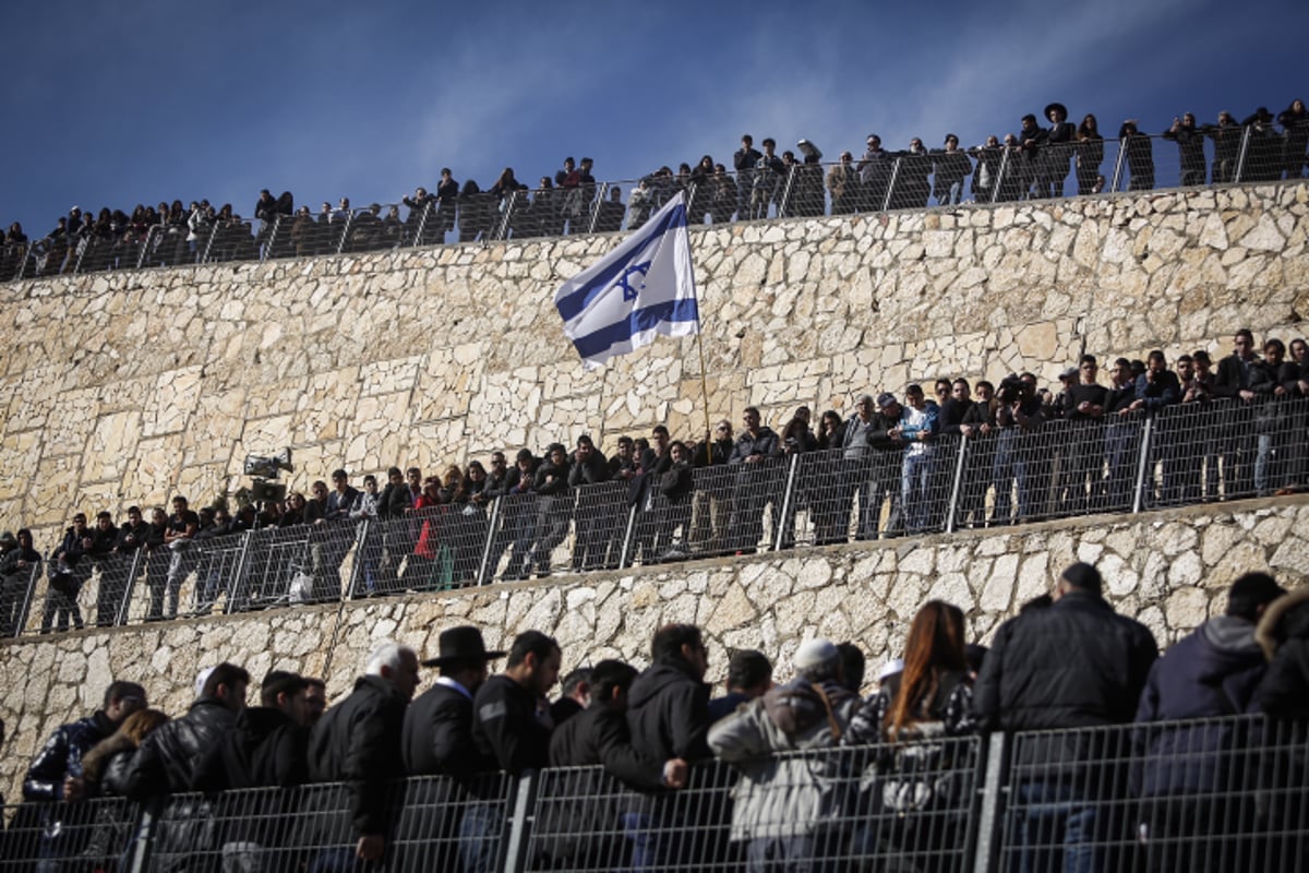 תיעוד דומע: ארבעת הקדושים הובאו למנוחות