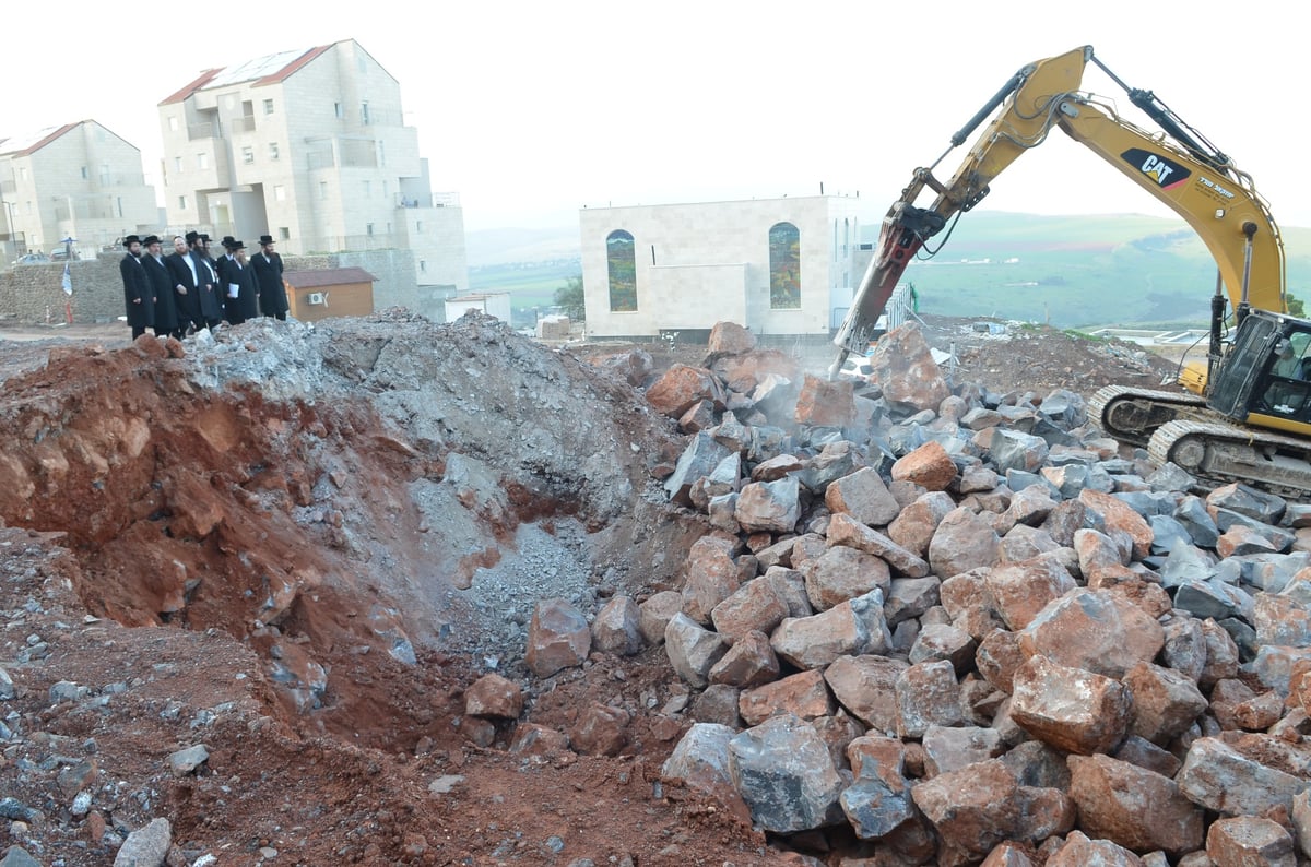 תיעוד: האדמו"ר מויז'ניץ ביקר בקרית צאנז בטבריה