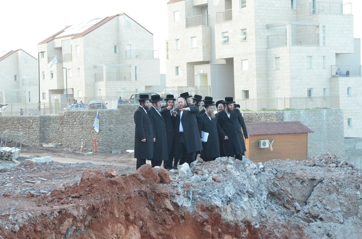 תיעוד: האדמו"ר מויז'ניץ ביקר בקרית צאנז בטבריה