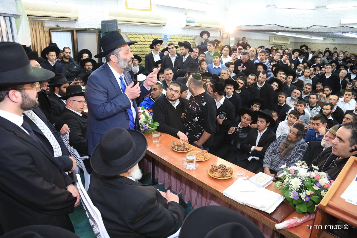 דרעי סיפר: "הרב שך אמר לי על חכם שלום שהוא 'איש אמת, נישט נגיעס'" • תיעוד