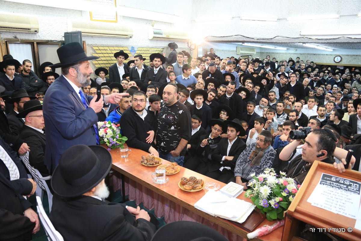 דרעי סיפר: "הרב שך אמר לי על חכם שלום שהוא 'איש אמת, נישט נגיעס'" • תיעוד