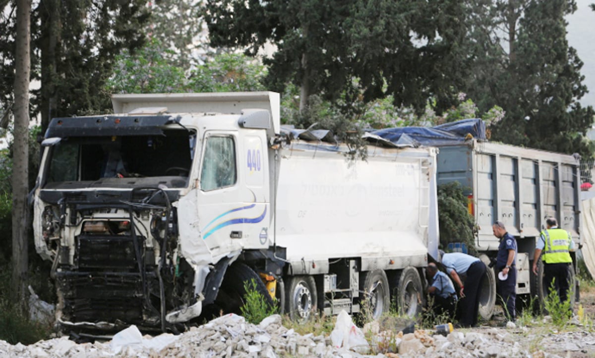 נהג משאית איבד שליטה ונהרג