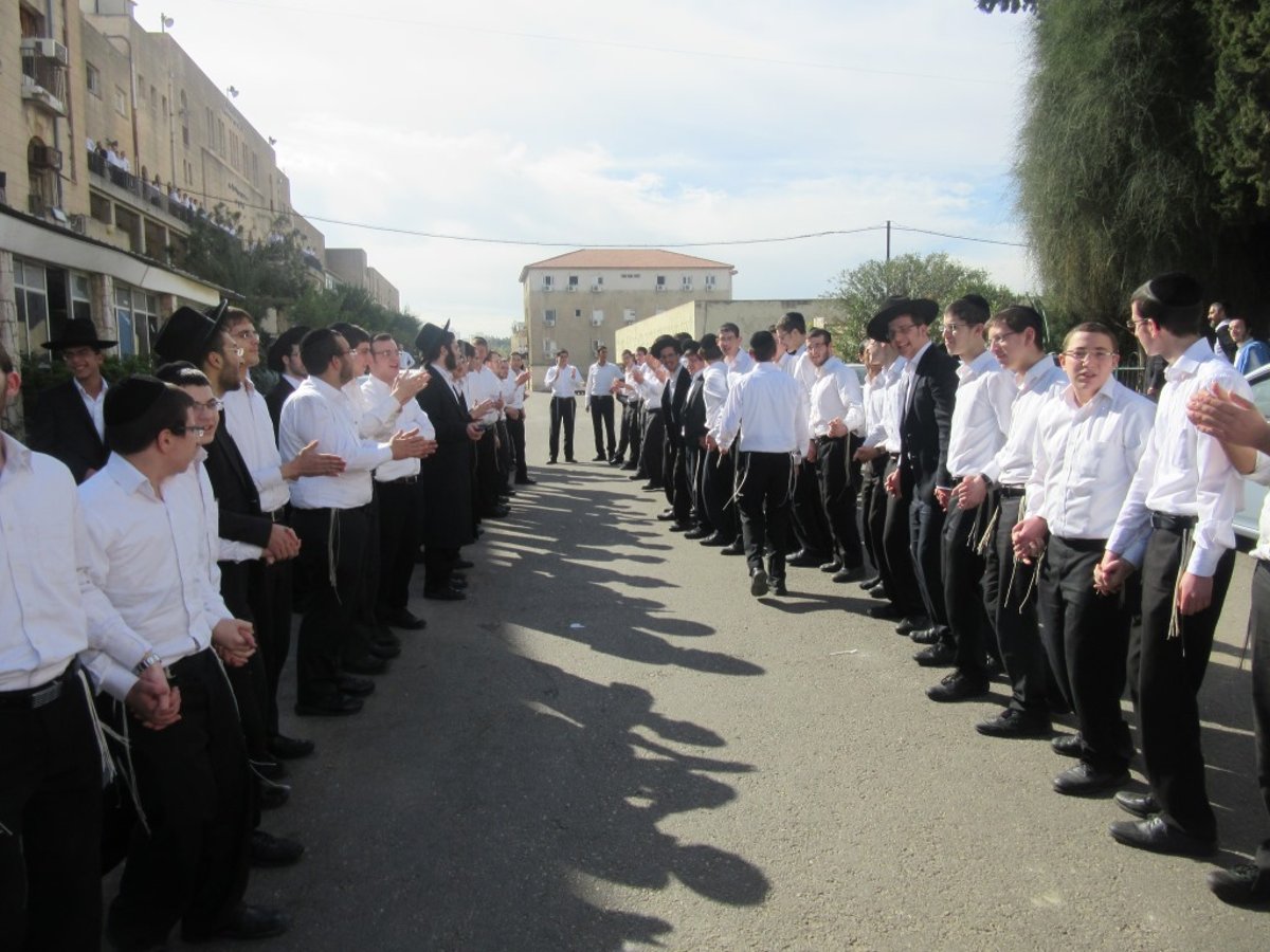 תיעוד: עצור פוניבז' שוחרר והתקבל בשירה וריקודים