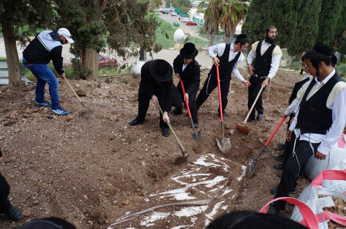 תיעוד ענק: הלוויית מוהרא"ש שיק זצ"ל