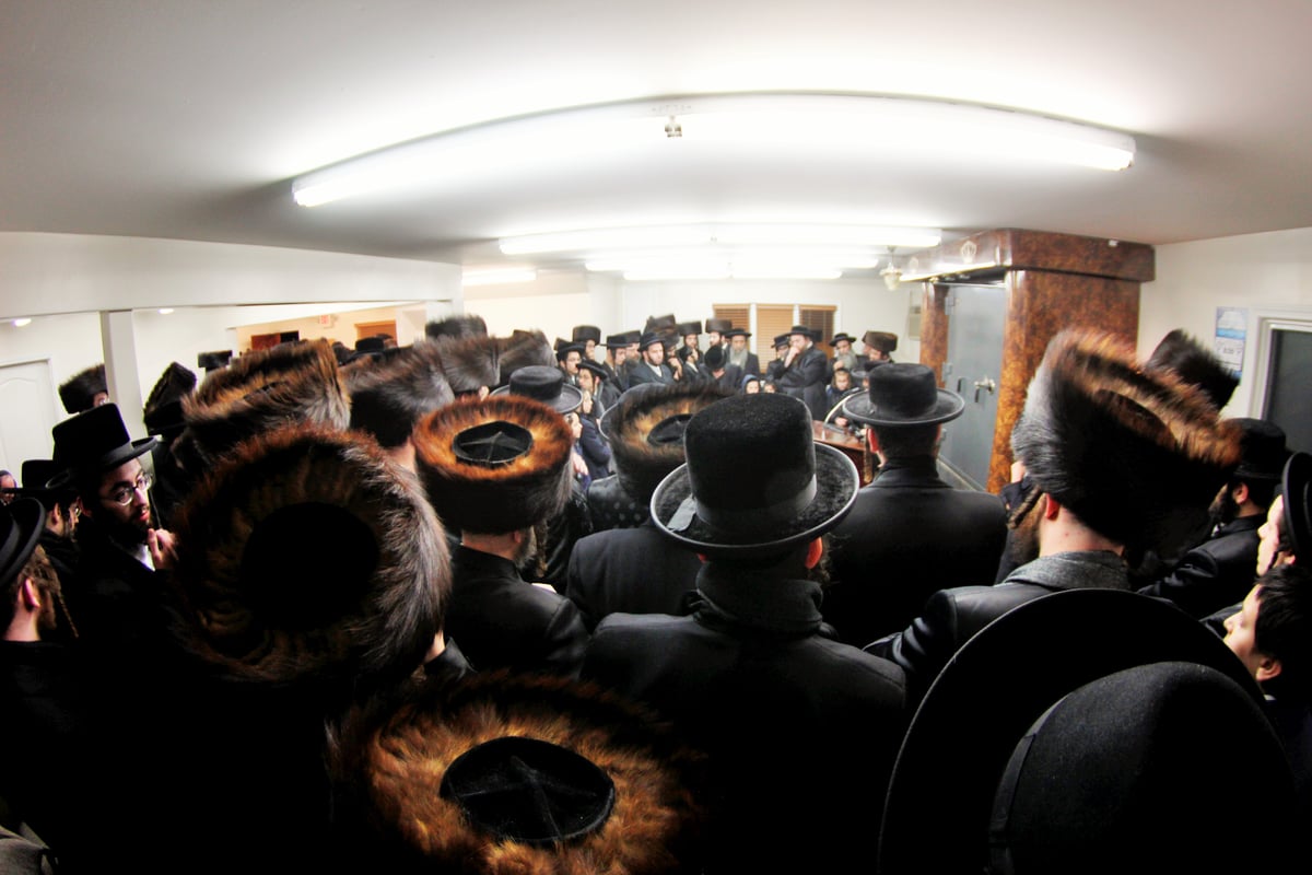 הלווית האדמו"ר מדינוב זצ"ל בארה"ב • גלריה