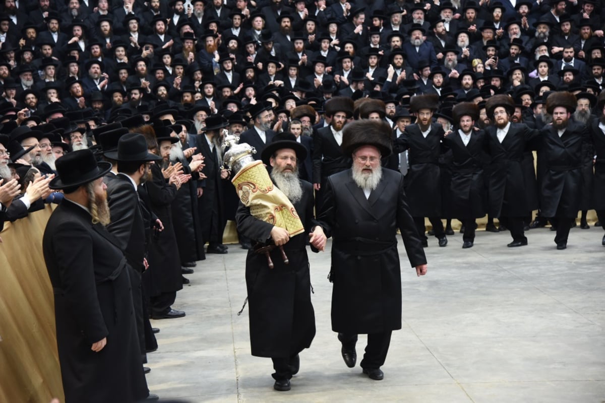 תיעוד: חנוכת בית והכנסת ס"ת לישיבת "עץ חיים - באבוב"